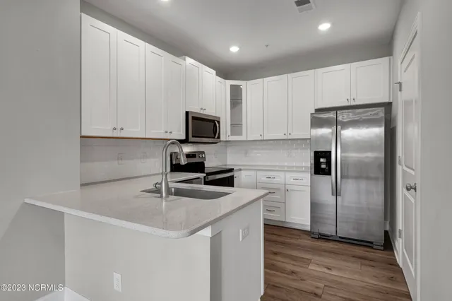 $1,850 | 4203 River Road, Unit 201, Wilmington, NC 28412