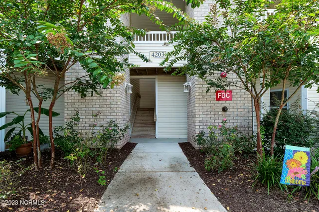 $1,850 | 4203 River Road, Unit 201, Wilmington, NC 28412