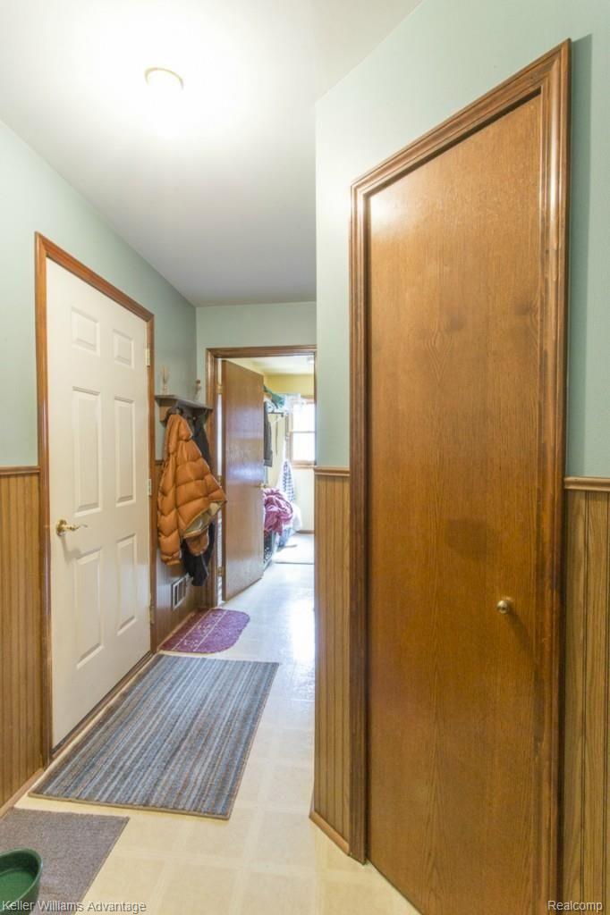 19009 Wayne Road Livonia, MI 48152 - Photo 11 of 54 12-Wayne_19009.jpg