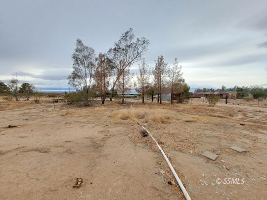 631 North Charles Street Ridgecrest, CA 93555 - Photo 3 of 20
