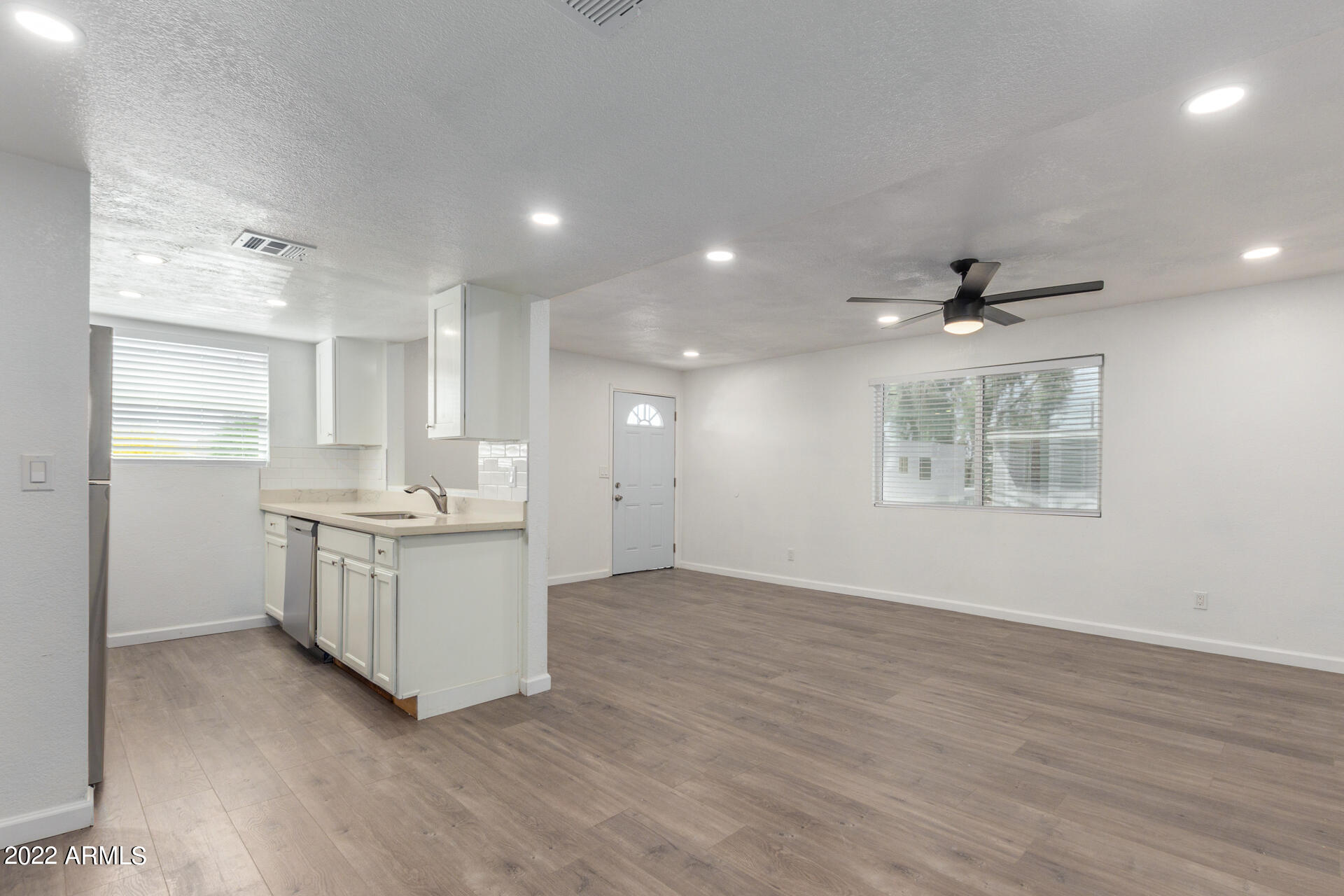 2699 West Ocotillo Road, Unit B Phoenix, AZ 85017 - Photo 7 of 33 07-Ocotillo