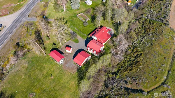 a view of a outdoor space