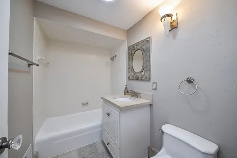 $985,000 | 541 Park Row, Glen Ellyn, IL 60137