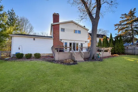 $985,000 | 541 Park Row, Glen Ellyn, IL 60137