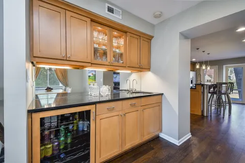 $985,000 | 541 Park Row, Glen Ellyn, IL 60137