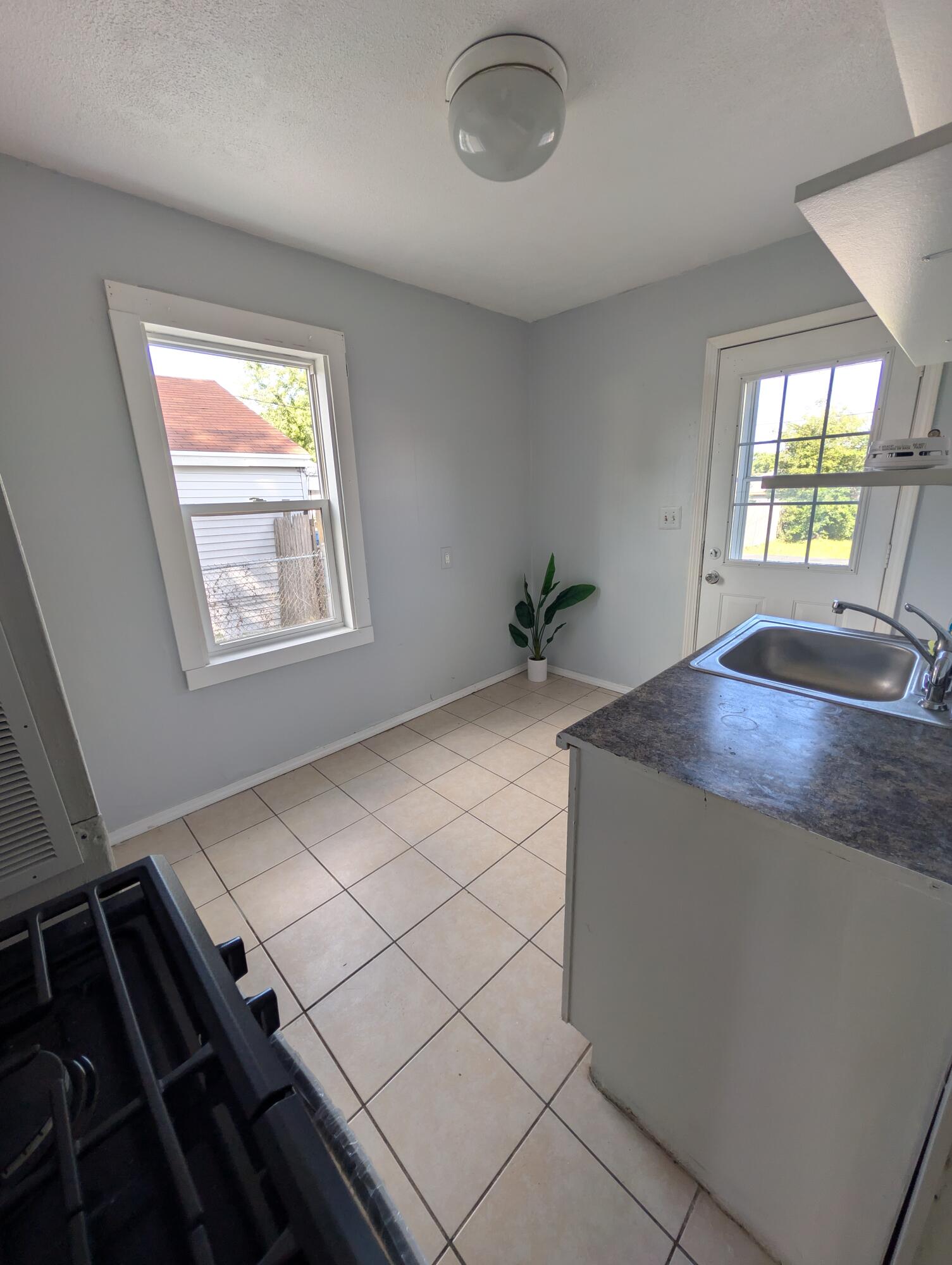 1529 Indiana Street Racine, WI 53405 - Photo 8 of 11 23934