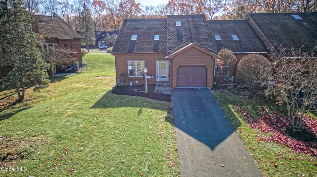 $320,800 | 1 Tracey Court, Troy, NY 12180