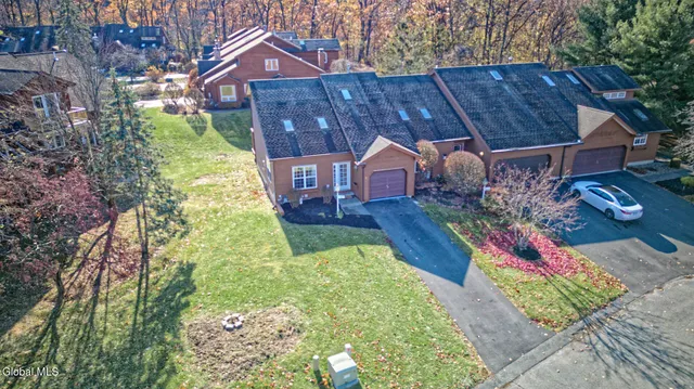 $320,800 | 1 Tracey Court, Troy, NY 12180