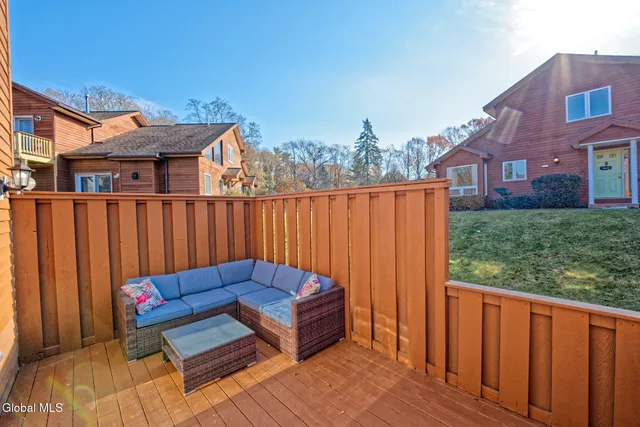 $320,800 | 1 Tracey Court, Troy, NY 12180