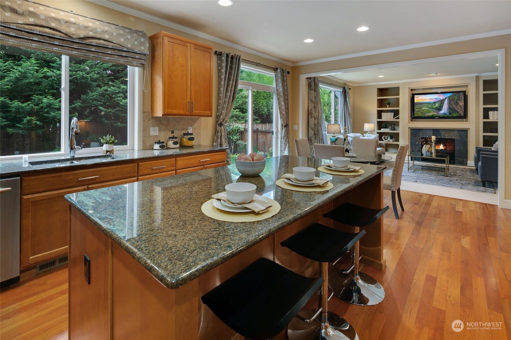 1731 Kitsap Place Northeast Renton, WA 98059 - Photo 10 of 40 Gallery Image 10
