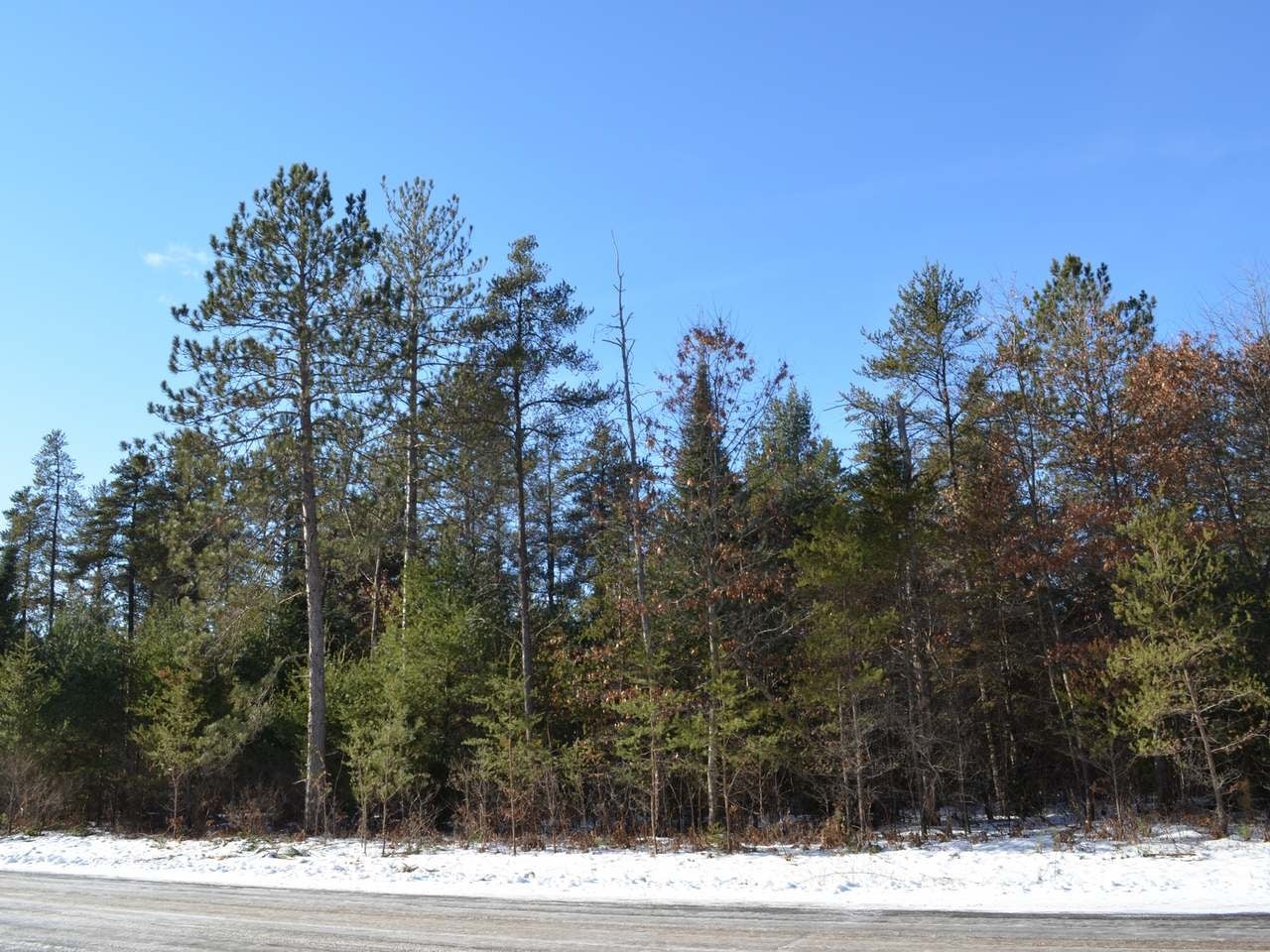 13 Ralph Lane Tomahawk, WI 54487 - Photo 4 of 9 Gallery Image 4
