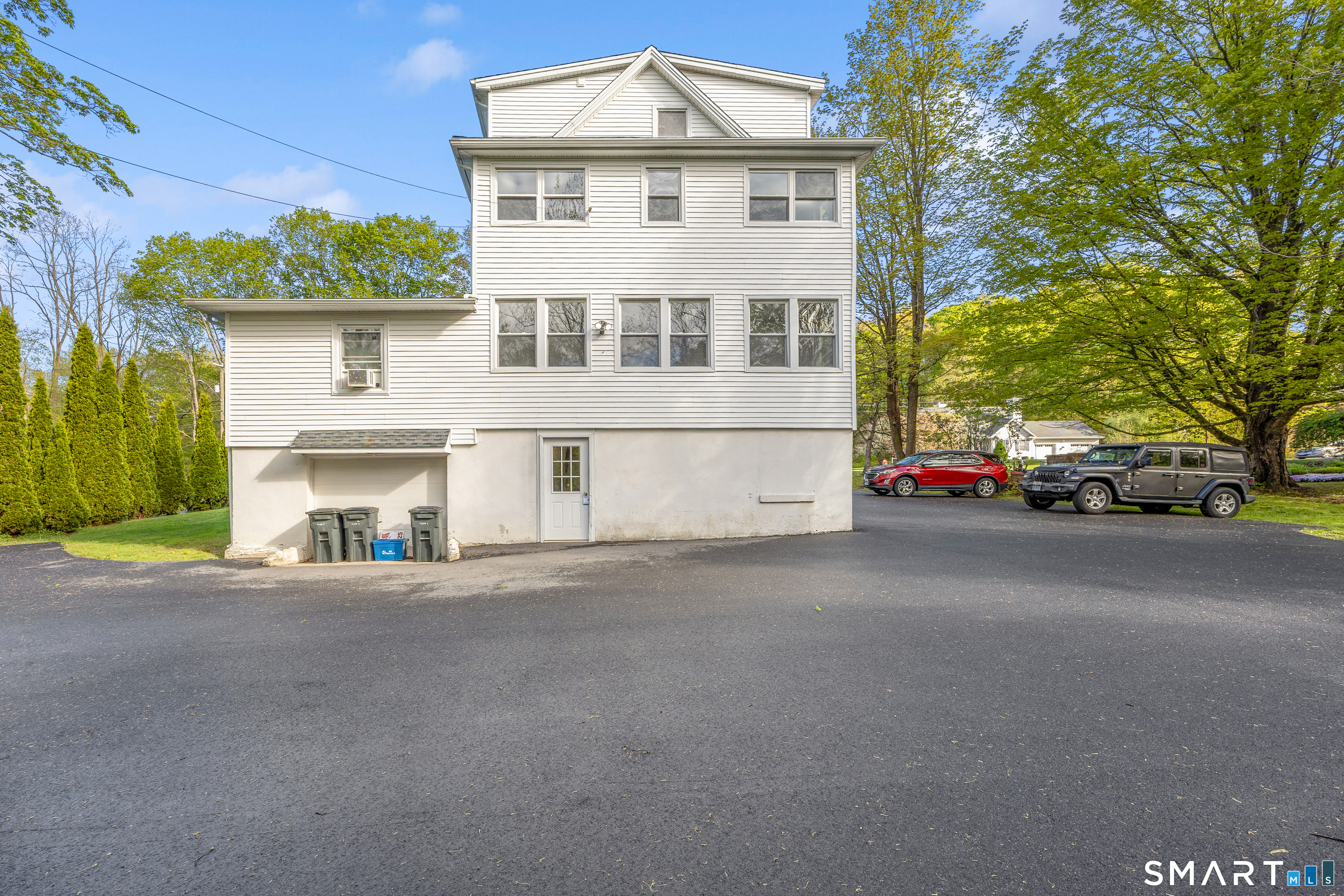 82 Spindle Hill Road Wolcott, CT 06716 - Photo 3 of 25