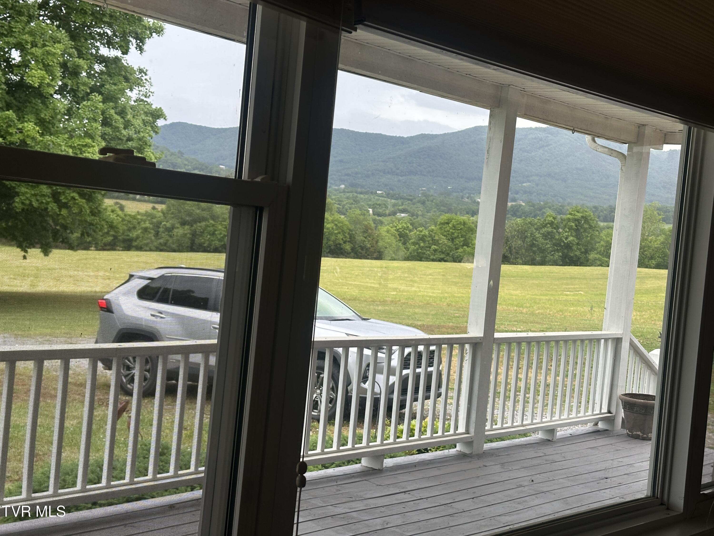 1070 Nolichuckey Road Greeneville, TN 37743 - Photo 6 of 66 IMG_4478 (1)