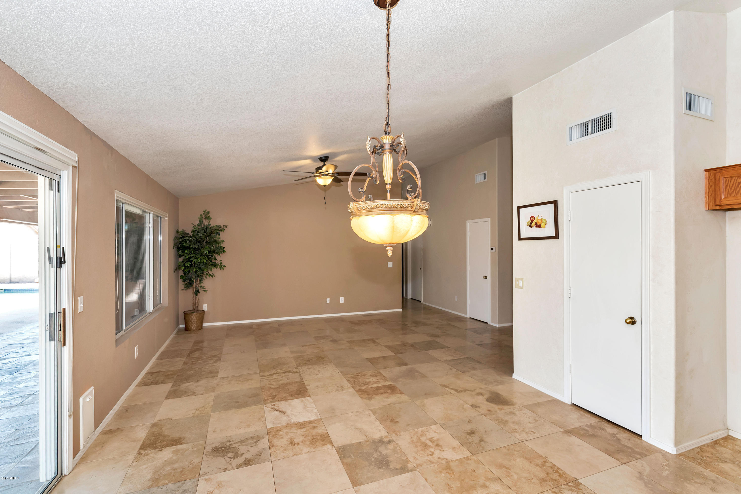 1936 East Vineyard Road Phoenix, AZ 85042 - Photo 8 of 23 Family & Eat in Dining