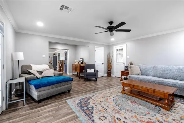 $230,000 | 1004 Helen Street, Iowa, LA 70647