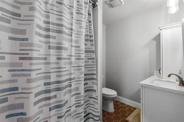 $230,000 | 1004 Helen Street, Iowa, LA 70647