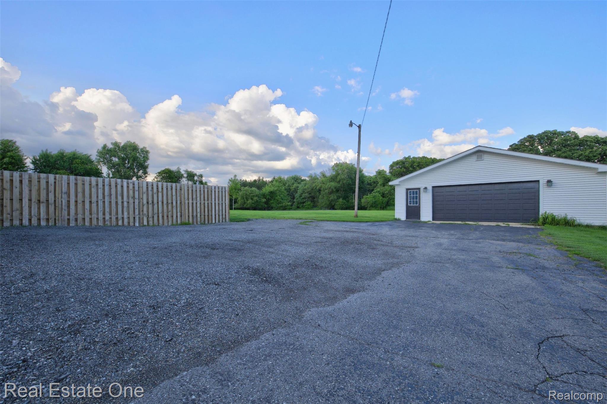2355 South Sashabaw Road Ortonville, MI 48462 - Photo 42 of 57 51) Driveway.jpg