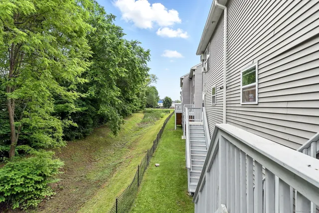 $2,450 | 62 Chestnut Street, Unit 27, Danbury, CT 06810