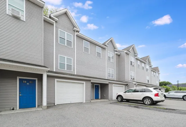 $2,450 | 62 Chestnut Street, Unit 27, Danbury, CT 06810