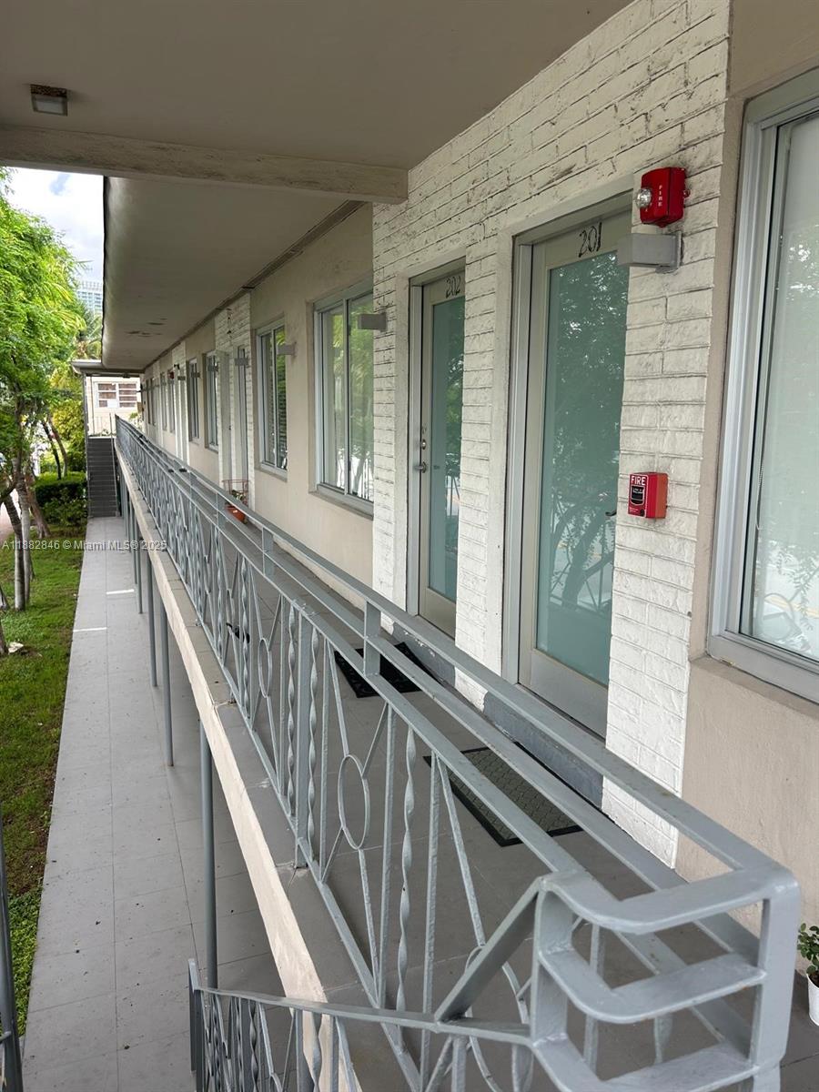 801 15th Street, Unit 206 Miami Beach, FL 33139 - Photo 2 of 10 a view of entryway