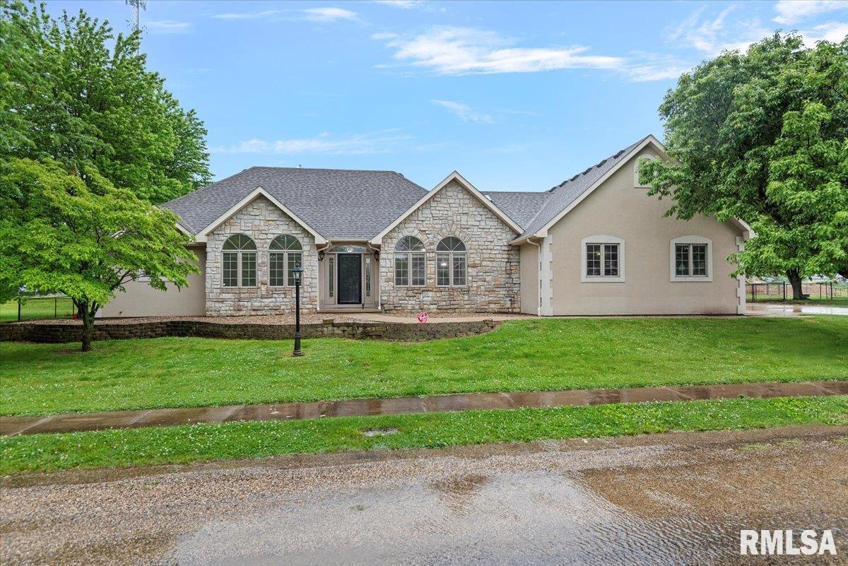 19439 Pinecrest Road Petersburg, IL 62675 - Photo 1 of 46 Gallery Image 1
