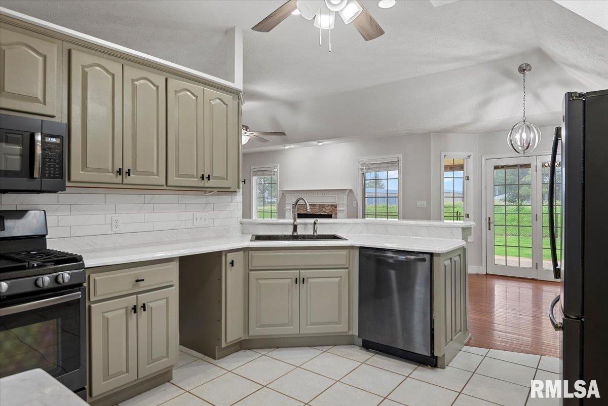19439 Pinecrest Road Petersburg, IL 62675 - Photo 16 of 46 Gallery Image 16