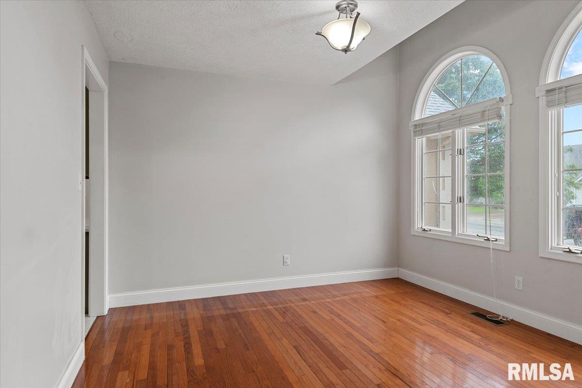 19439 Pinecrest Road Petersburg, IL 62675 - Photo 20 of 46 Gallery Image 20