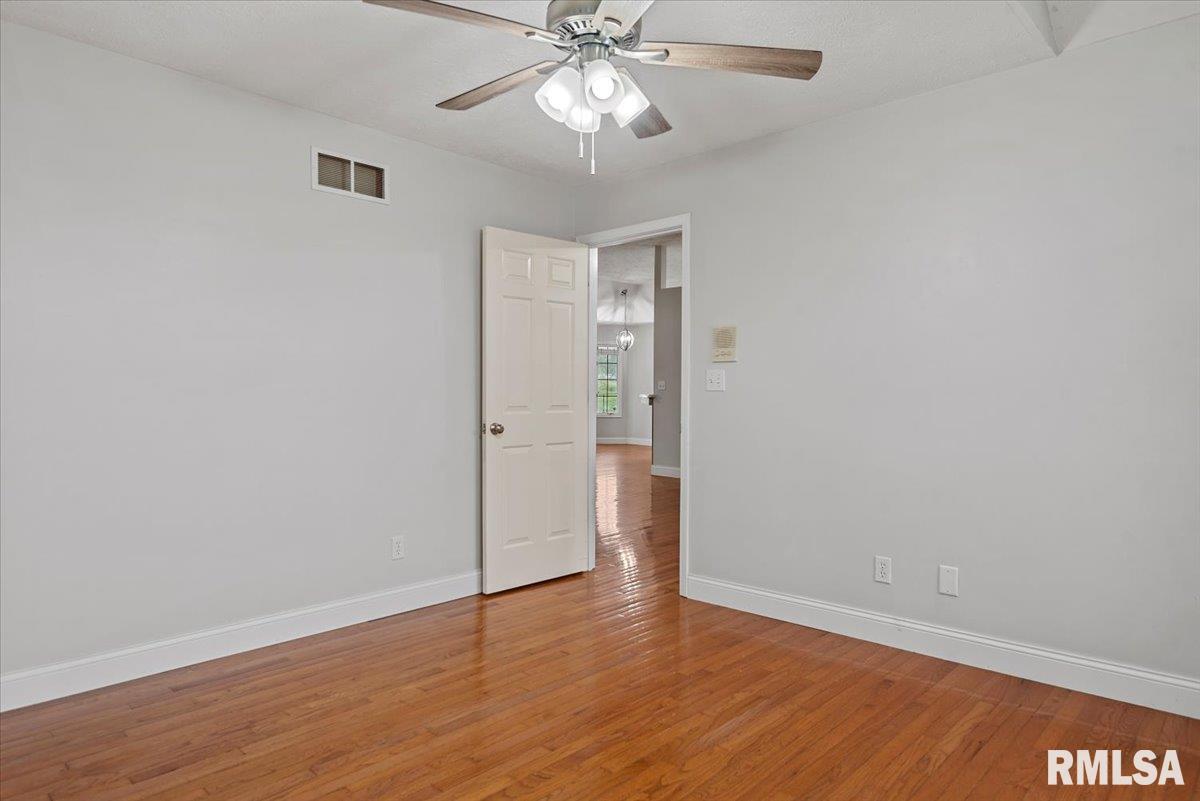 19439 Pinecrest Road Petersburg, IL 62675 - Photo 23 of 46 Gallery Image 23