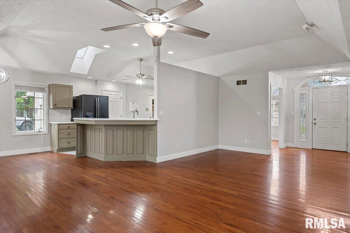 19439 Pinecrest Road Petersburg, IL 62675 - Photo 8 of 46 Gallery Image 8