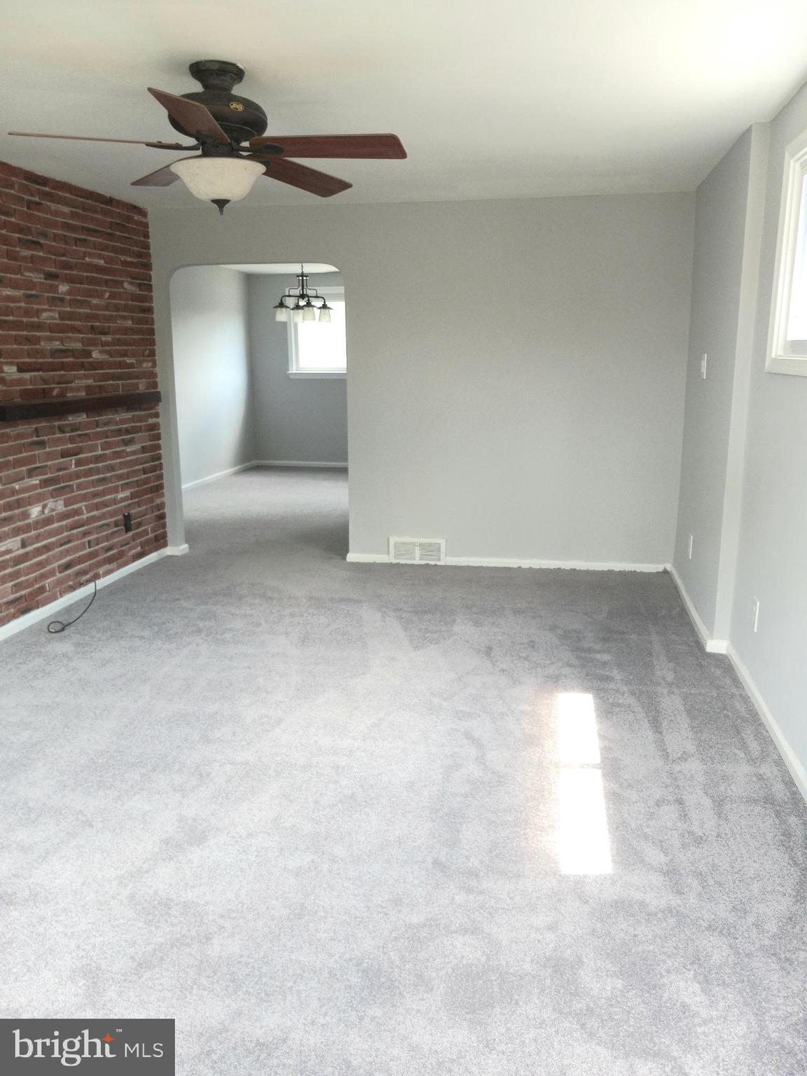 3016 Heather Road Folcroft, PA 19032 - Photo 3 of 14 Living Room