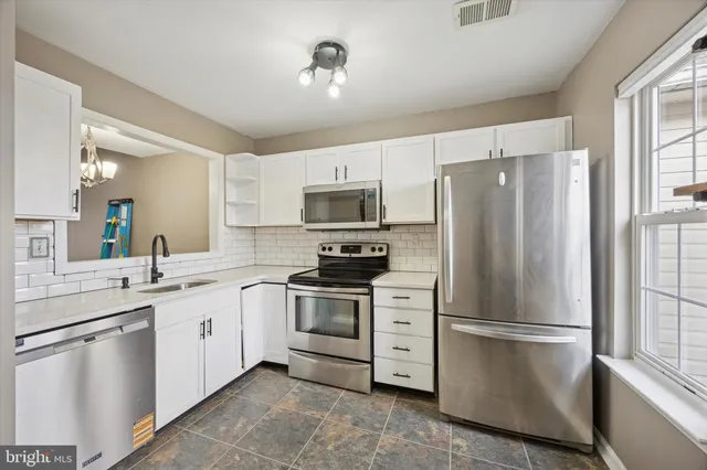 $2,100 | 253 Miley Road, Unit 253, Aston, PA 19014