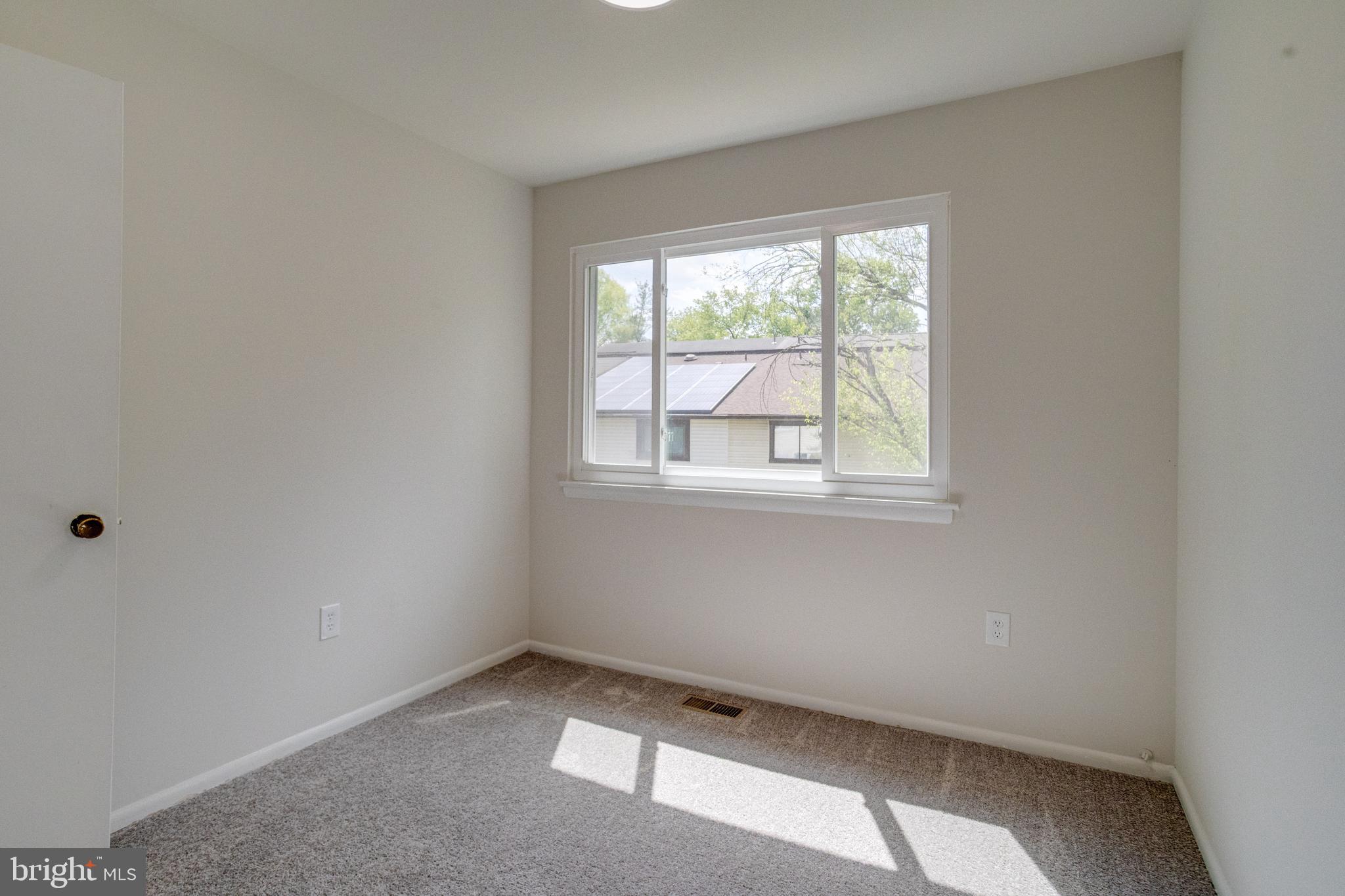 15925 Dorset Road, Unit 199 Laurel, MD 20707 - Photo 36 of 50 an empty room with a window