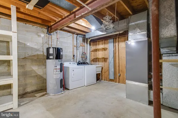 a view of utility room