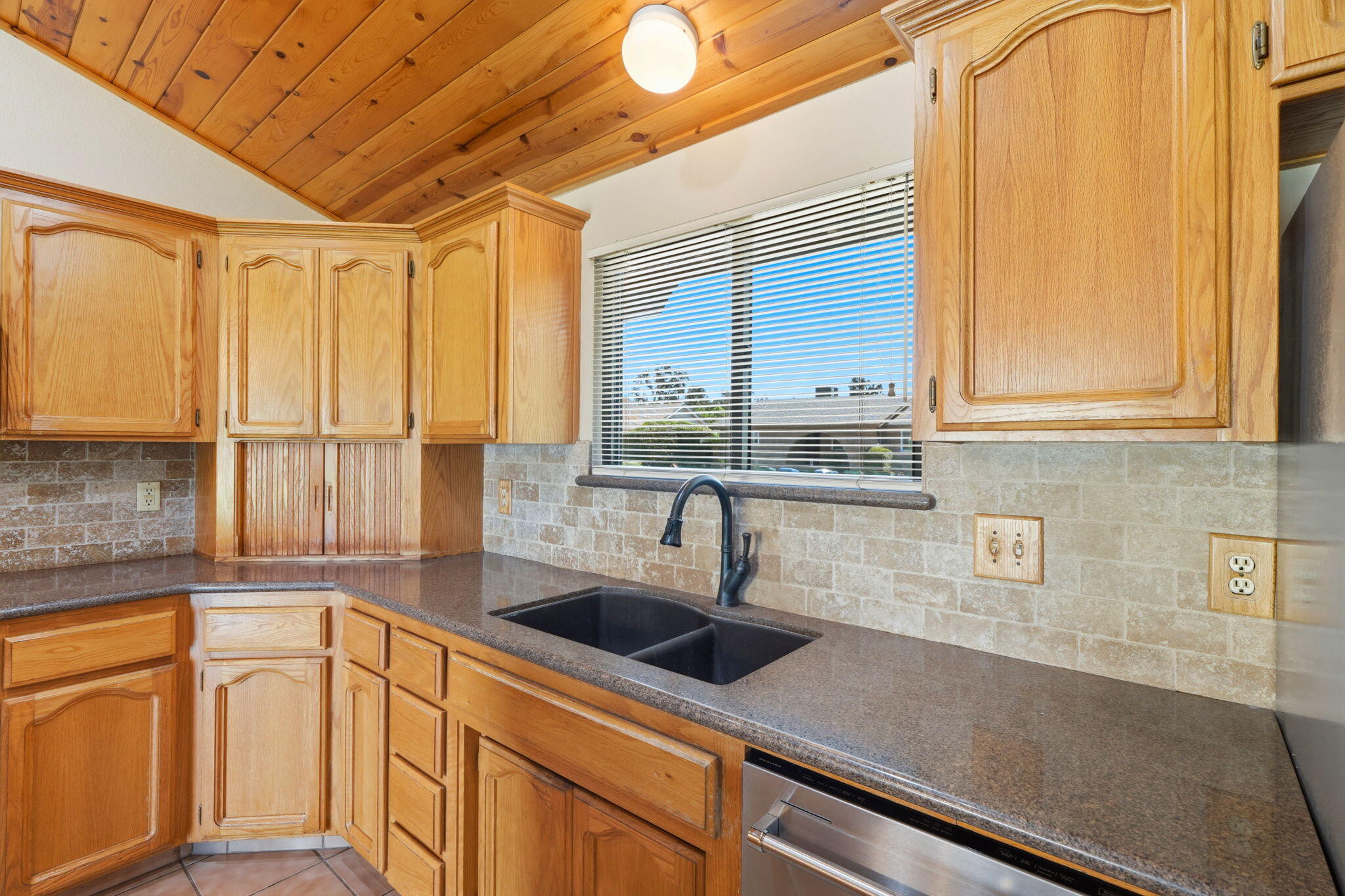 31121 Tower Road Visalia, CA 93292 - Photo 8 of 39 Kitchen