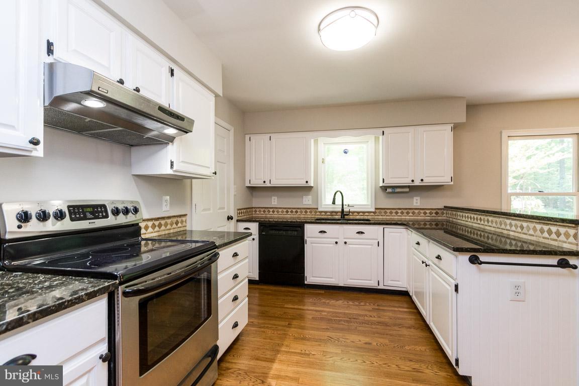 12811 Westside Road Manassas, VA 20112 - Photo 4 of 30 Kitchen
