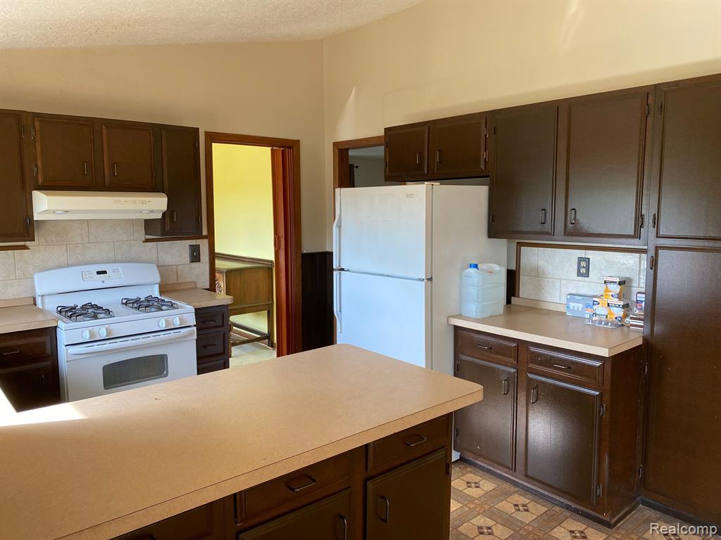 4260 Knoll Road Capac, MI 48014 - Photo 19 of 35