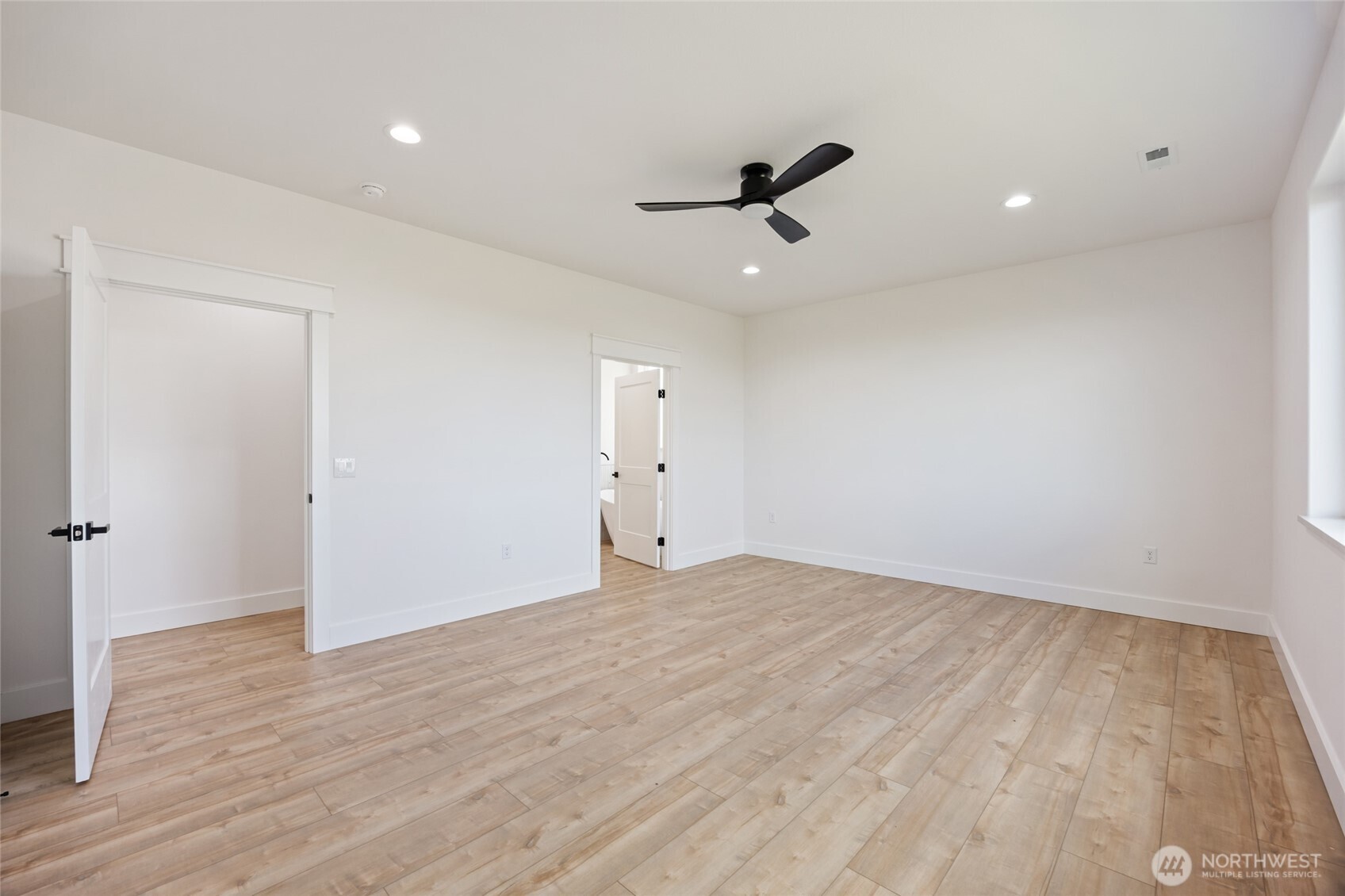 2394 Hunters Street Ephrata, WA 98823 - Photo 17 of 40 a view of an empty room