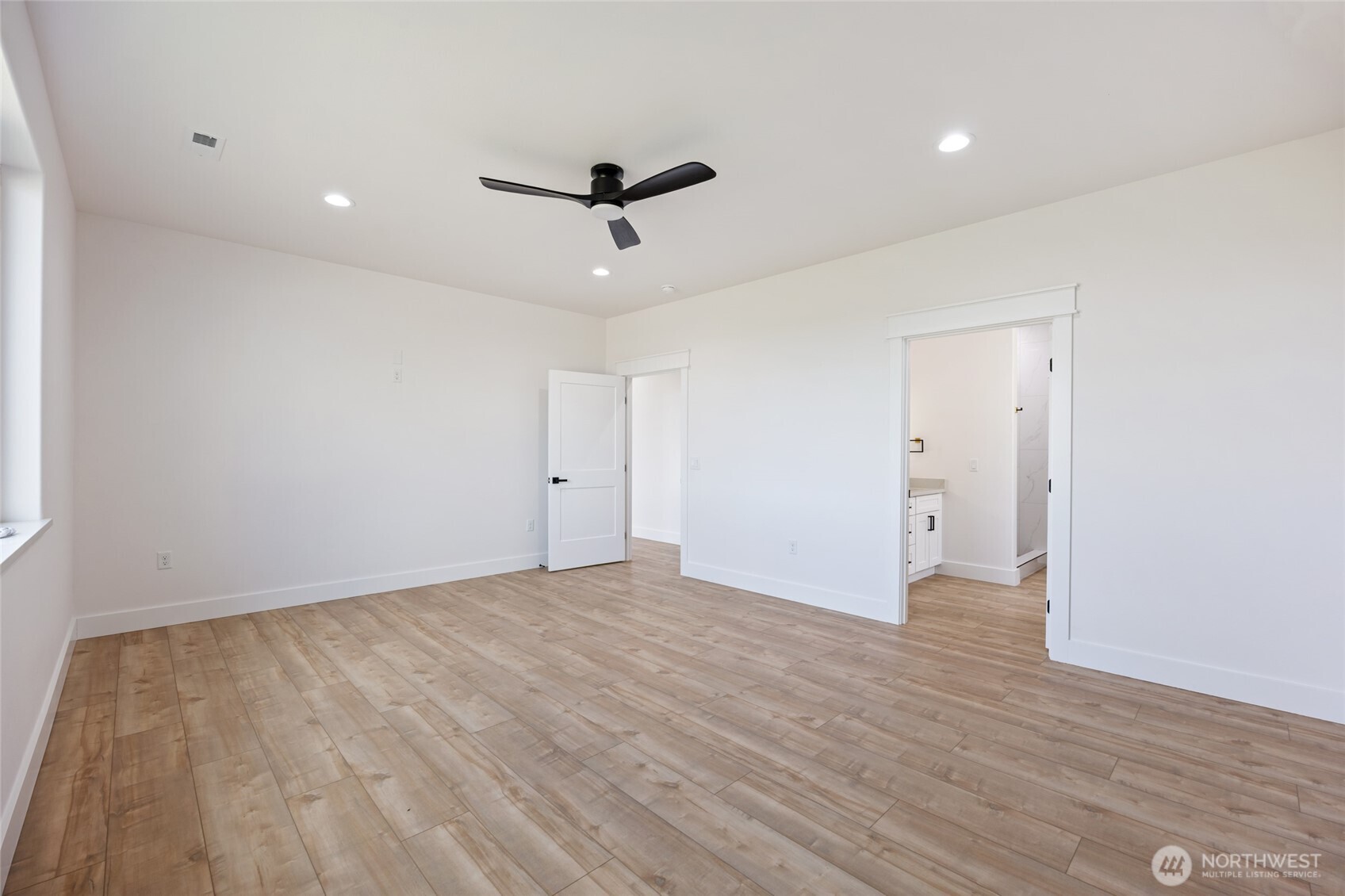 2394 Hunters Street Ephrata, WA 98823 - Photo 19 of 40 a view of an empty room