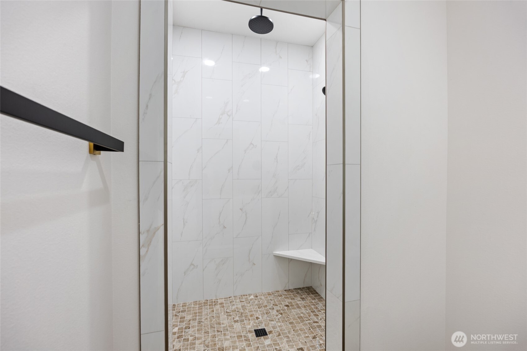 2394 Hunters Street Ephrata, WA 98823 - Photo 27 of 40 a bathroom with a shower