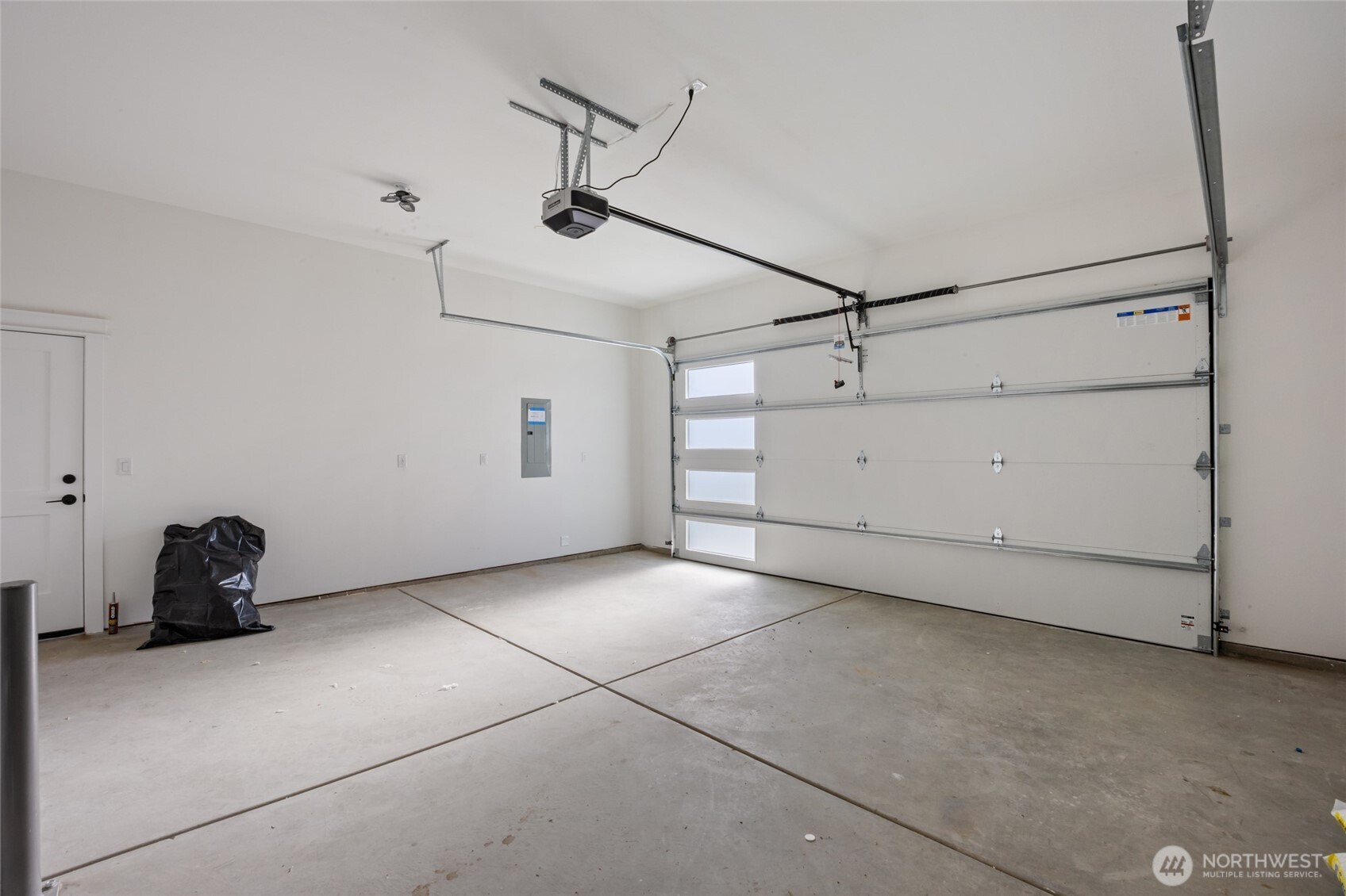 2394 Hunters Street Ephrata, WA 98823 - Photo 31 of 40 a view of a room with gym equipment and windows