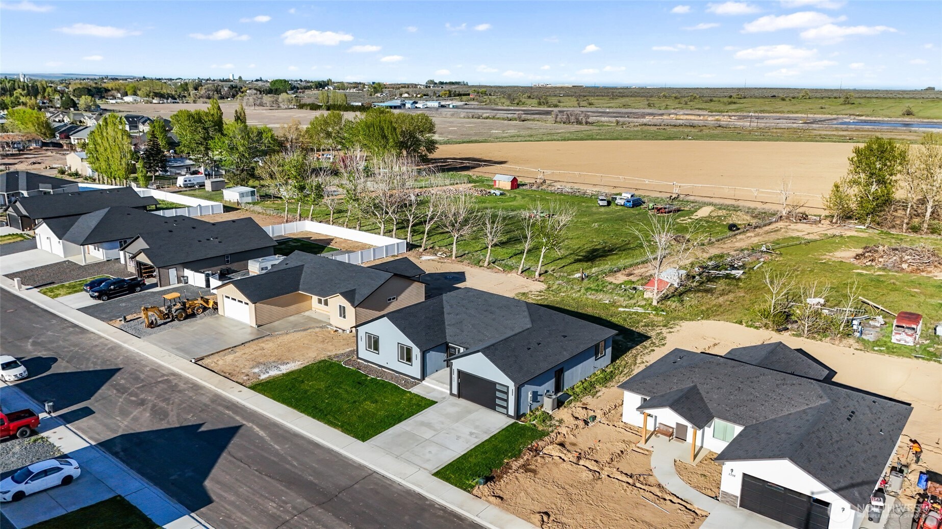 2394 Hunters Street Ephrata, WA 98823 - Photo 36 of 40 a view of a city from a terrace