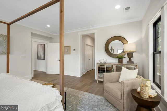 $2,199,000 | 1012 Hillcrest Drive Southwest, Vienna, VA 22180