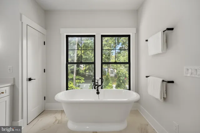 $2,199,000 | 1012 Hillcrest Drive Southwest, Vienna, VA 22180