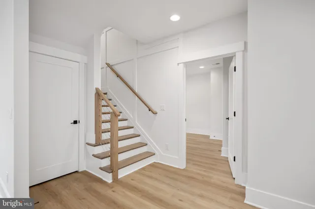 $2,199,000 | 1012 Hillcrest Drive Southwest, Vienna, VA 22180