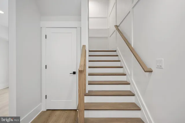 $2,199,000 | 1012 Hillcrest Drive Southwest, Vienna, VA 22180