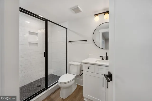 $2,199,000 | 1012 Hillcrest Drive Southwest, Vienna, VA 22180