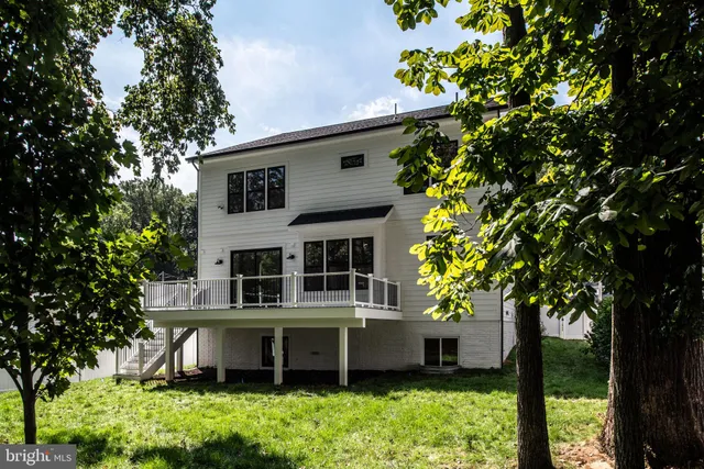 $2,199,000 | 1012 Hillcrest Drive Southwest, Vienna, VA 22180