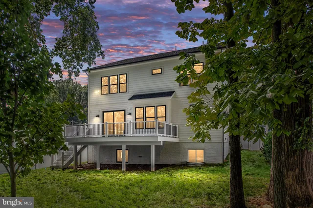 $2,199,000 | 1012 Hillcrest Drive Southwest, Vienna, VA 22180