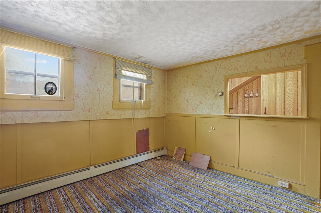 2145 Division Road East Greenwich, RI 02818 - Photo 23 of 46 Common area, 2nd floor