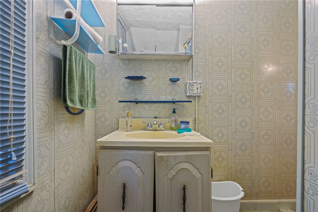 2145 Division Road East Greenwich, RI 02818 - Photo 26 of 46 Full bath, 2nd floor